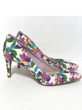 Kellie & Katie Misha Slip On Pump Heels Size 7 White/Green/Purple Floral Print